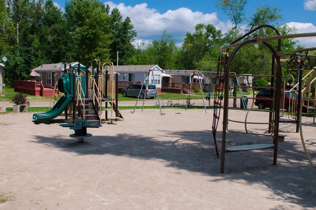 Woodland Estate Resort Campbellford المظهر الخارجي الصورة